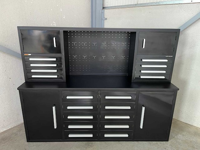 Metalen werkbank - afbeelding 11 van  17