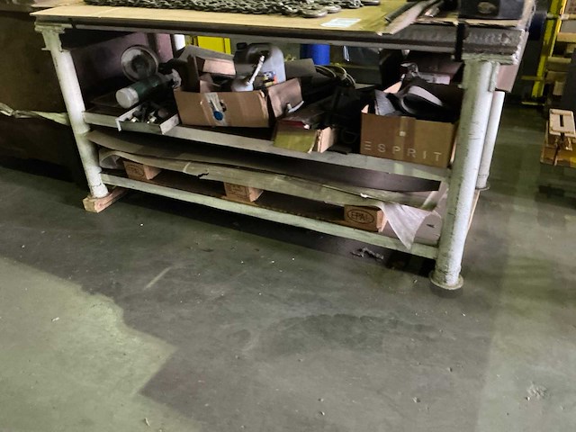 Metalen werkbank - afbeelding 3 van  3