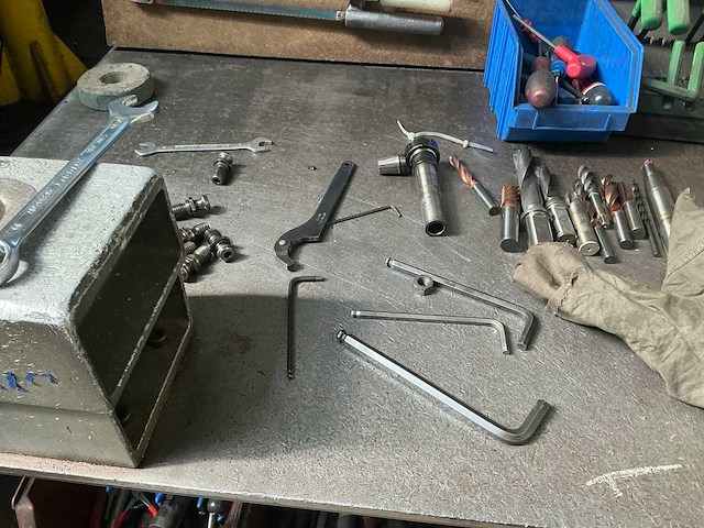 Metalen werkbank - afbeelding 2 van  12