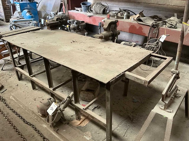 Metalen werkbank - afbeelding 1 van  5
