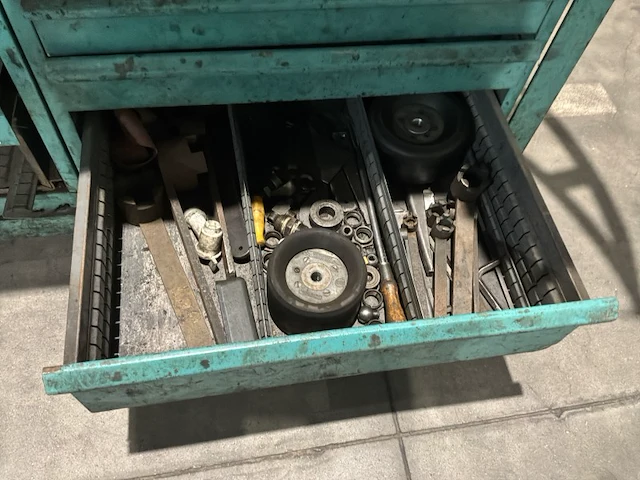 Metalen werkbank - afbeelding 9 van  17