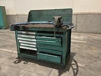 Metalen werkbank