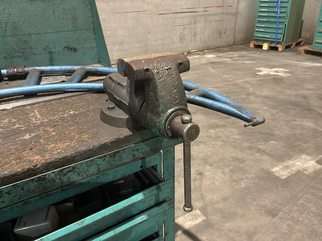 Metalen werkbank - afbeelding 13 van  17