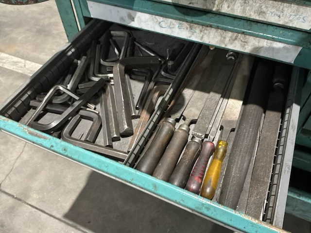 Metalen werkbank - afbeelding 15 van  17