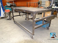 Metalen werkbank