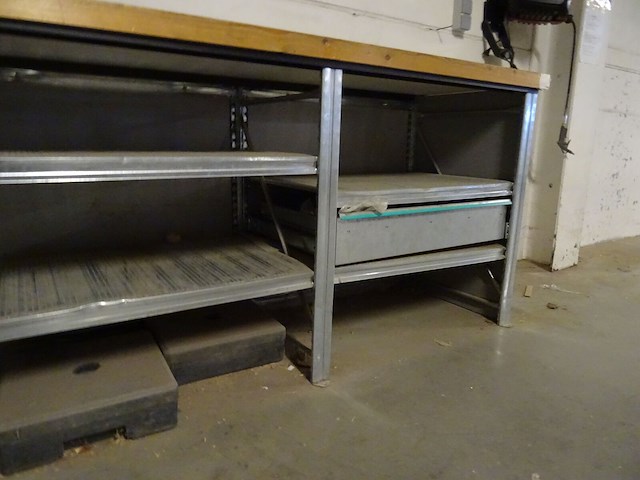 Metalen werkbank - afbeelding 3 van  4