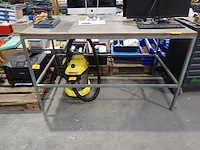 Metalen werkbank - afbeelding 1 van  2