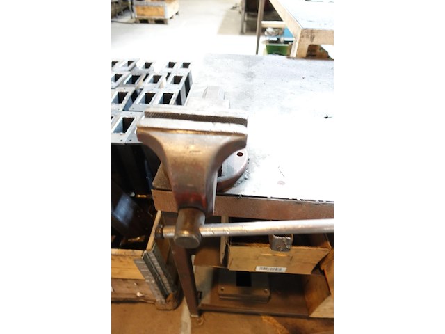 Metalen werkbank - afbeelding 3 van  4