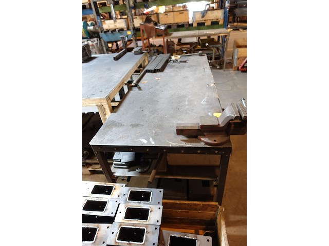 Metalen werkbank - afbeelding 4 van  4
