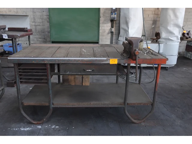 Metalen werkbank - afbeelding 1 van  5