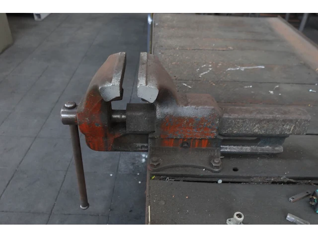 Metalen werkbank - afbeelding 3 van  5