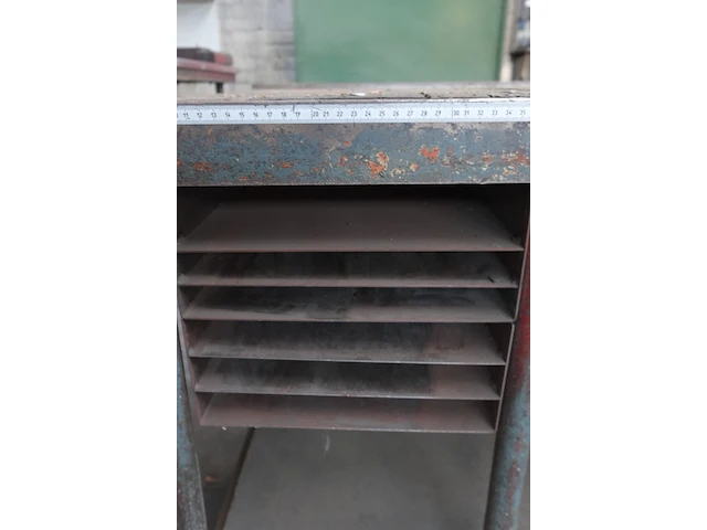 Metalen werkbank - afbeelding 5 van  5