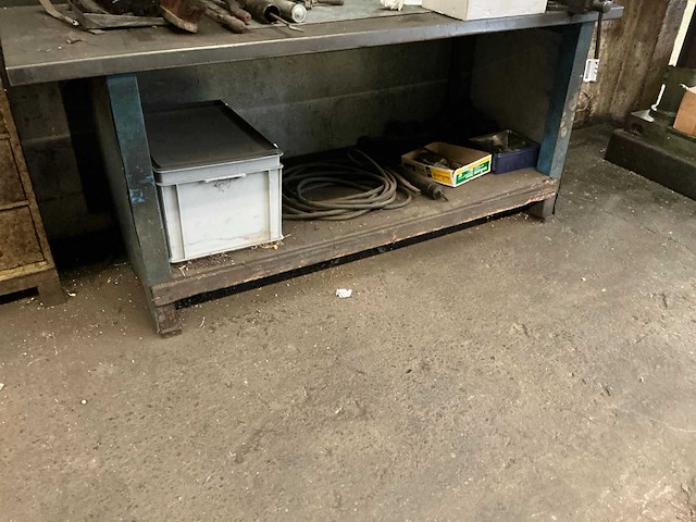Metalen werkbank - afbeelding 3 van  4
