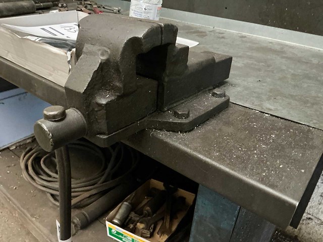 Metalen werkbank - afbeelding 4 van  4