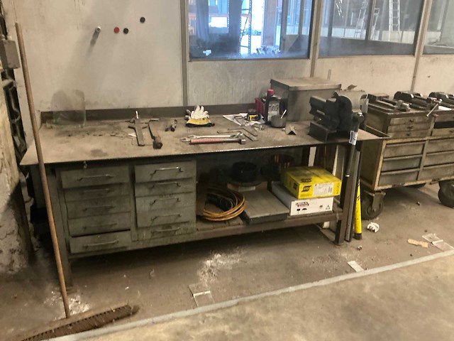 Metalen werkbank - afbeelding 2 van  4