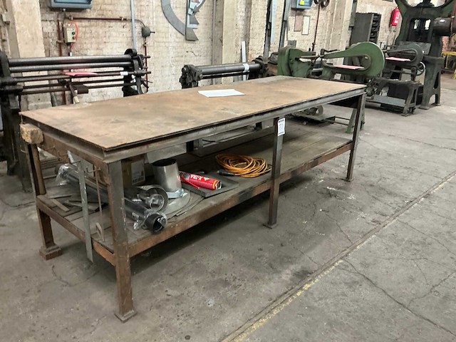 Metalen werkbank - afbeelding 2 van  3
