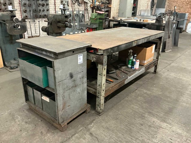 Metalen werkbank - afbeelding 1 van  7