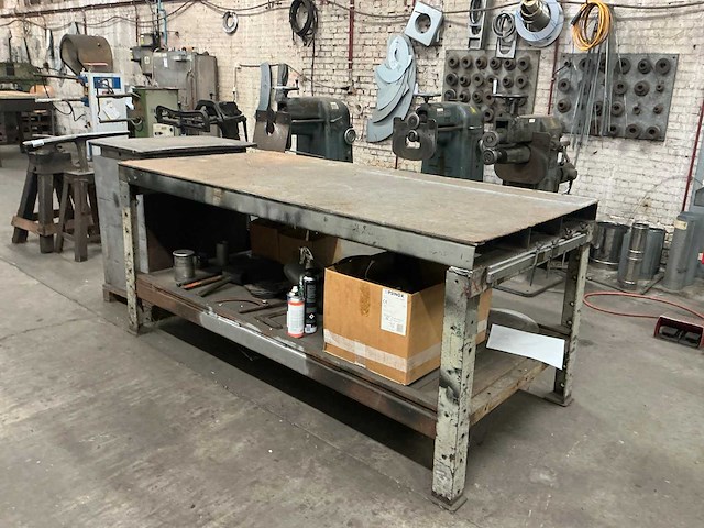 Metalen werkbank - afbeelding 2 van  7