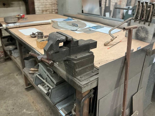 Metalen werkbank - afbeelding 3 van  6