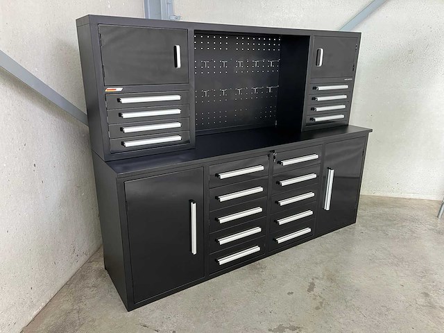 Metalen werkbank - afbeelding 1 van  17