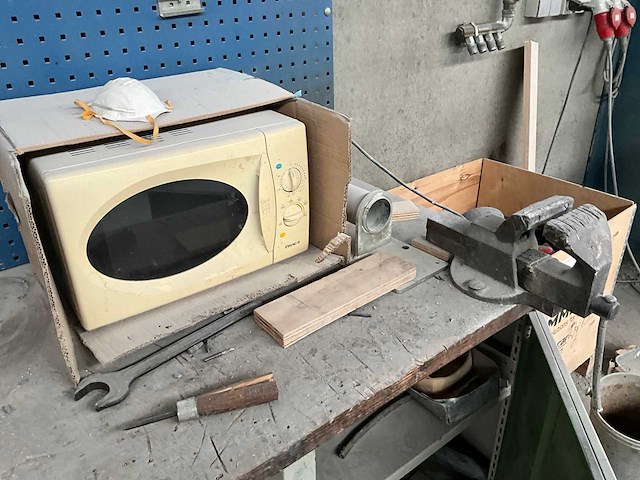 Metalen werkbank - afbeelding 9 van  9