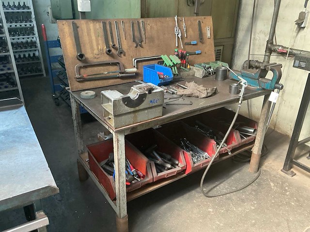 Metalen werkbank - afbeelding 1 van  12