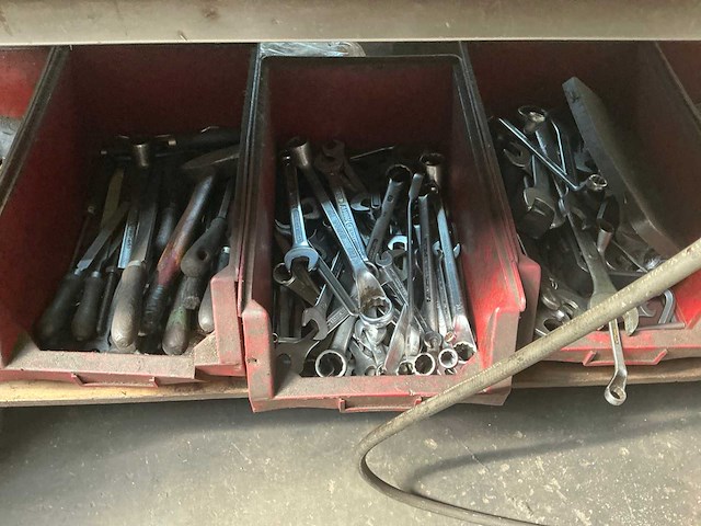 Metalen werkbank - afbeelding 9 van  12