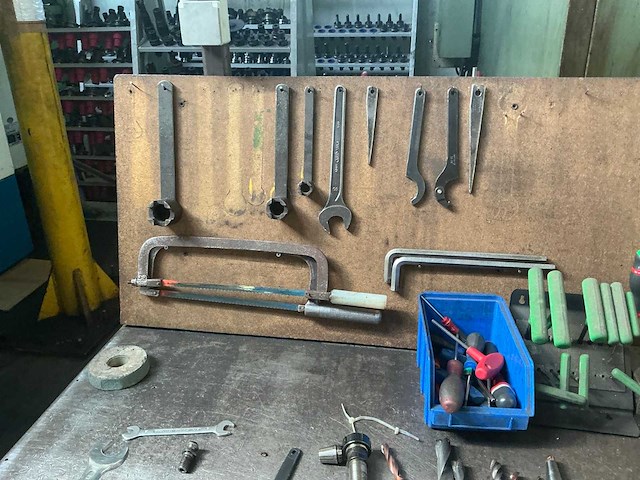Metalen werkbank - afbeelding 12 van  12