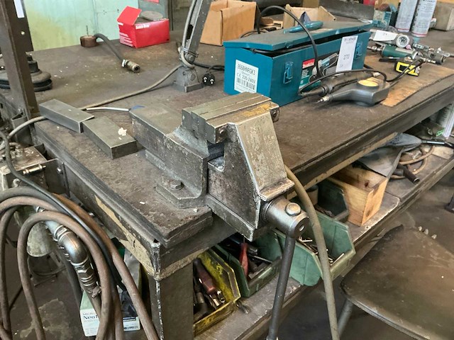 Metalen werkbank - afbeelding 3 van  4