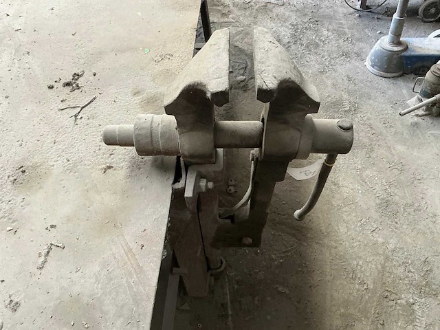 Metalen werkbank - afbeelding 4 van  5