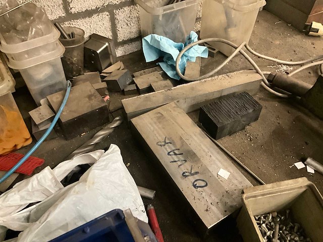 Metalen werkbanken (2x) - afbeelding 5 van  13