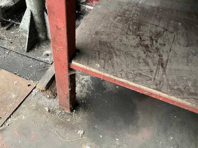 Metalen werkbanken en kasten (4x) - afbeelding 3 van  8