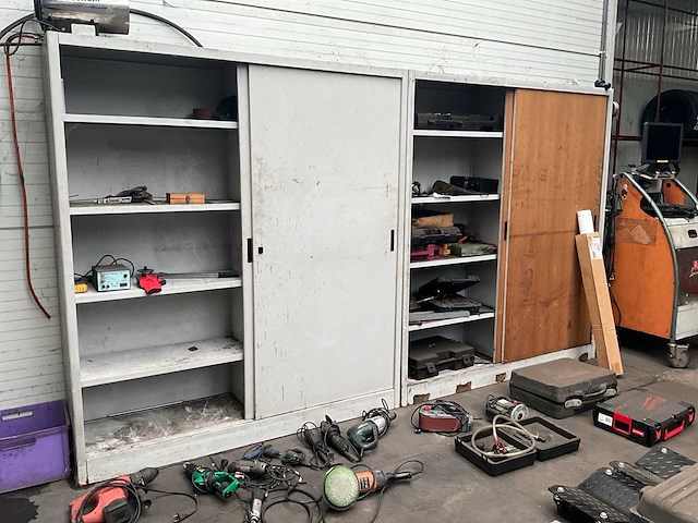 Metalen werkbanken en kasten (4x) - afbeelding 5 van  8