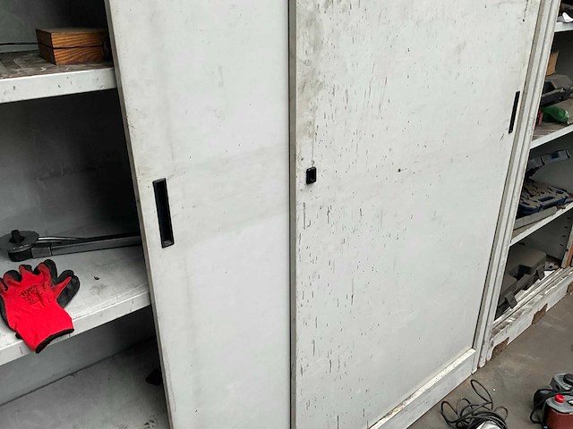 Metalen werkbanken en kasten (4x) - afbeelding 6 van  8
