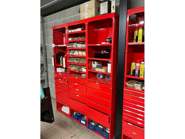 Metalen werkkast met inhoud (15x) - afbeelding 23 van  34