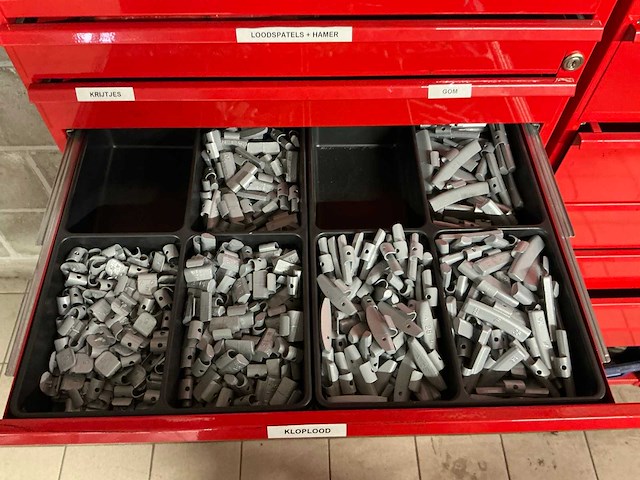 Metalen werkkast met inhoud (15x) - afbeelding 33 van  34