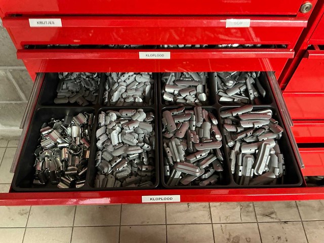 Metalen werkkast met inhoud (15x) - afbeelding 34 van  34