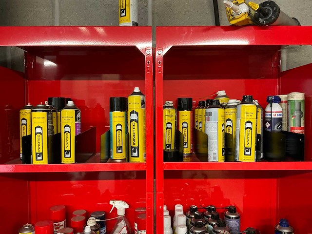 Metalen werkkast met inhoud (15x) - afbeelding 1 van  13