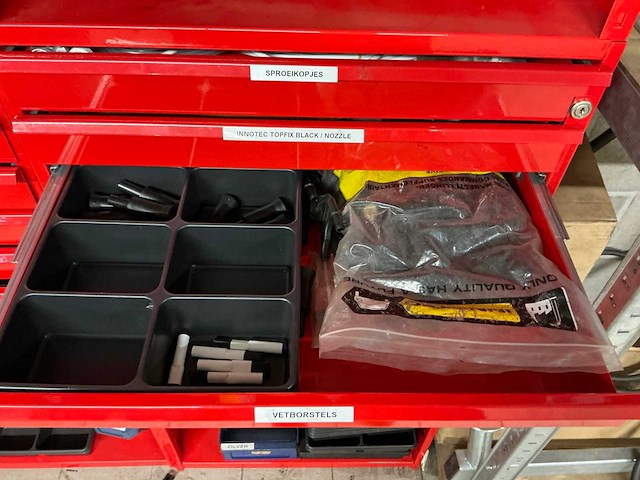 Metalen werkkast met inhoud (15x) - afbeelding 11 van  13