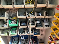 Metalen werkkast met inhoud (2x) - afbeelding 9 van  12