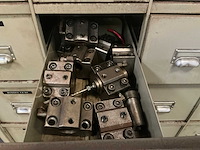 Metalen werkplaatskast met inhoud - afbeelding 2 van  5