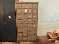 Metalen werkplaatskast met inhoud - afbeelding 1 van  7