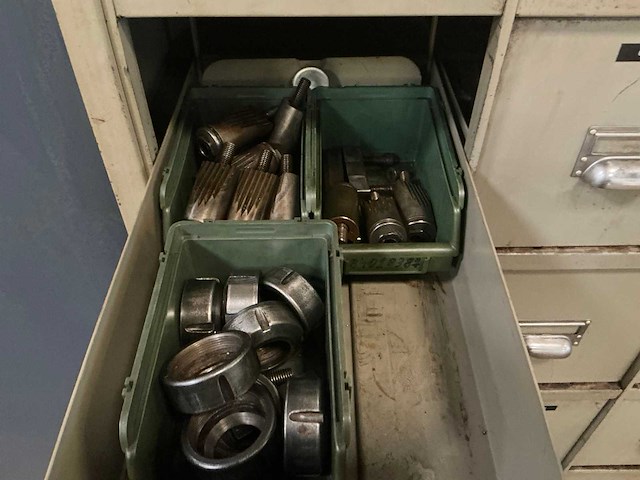 Metalen werkplaatskast met inhoud - afbeelding 4 van  7
