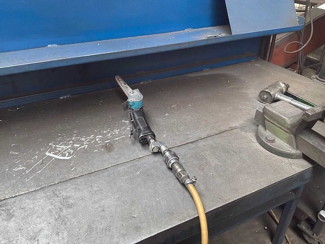 Metalen werktafel 2 zijdig - afbeelding 5 van  7