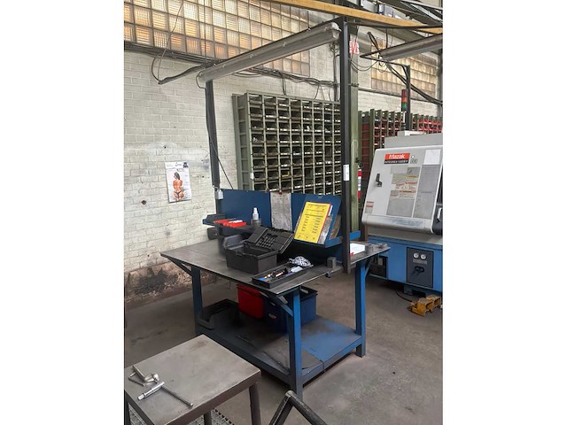 Metalen werktafel 2 zijdig - afbeelding 1 van  6
