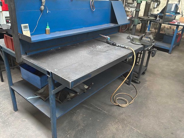 Metalen werktafel 2 zijdig - afbeelding 2 van  7