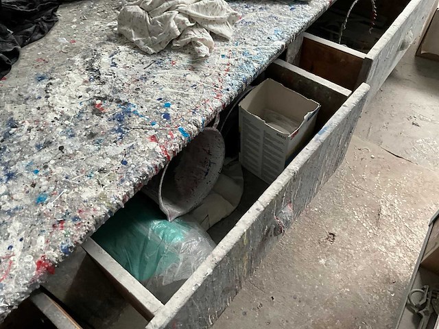 Metalen werktafel en diversen - afbeelding 4 van  13