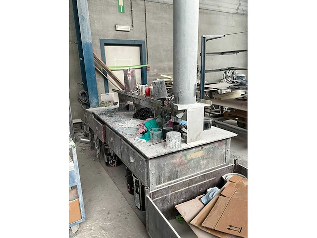 Metalen werktafel en diversen - afbeelding 7 van  13