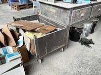 Metalen werktafel en diversen - afbeelding 10 van  13