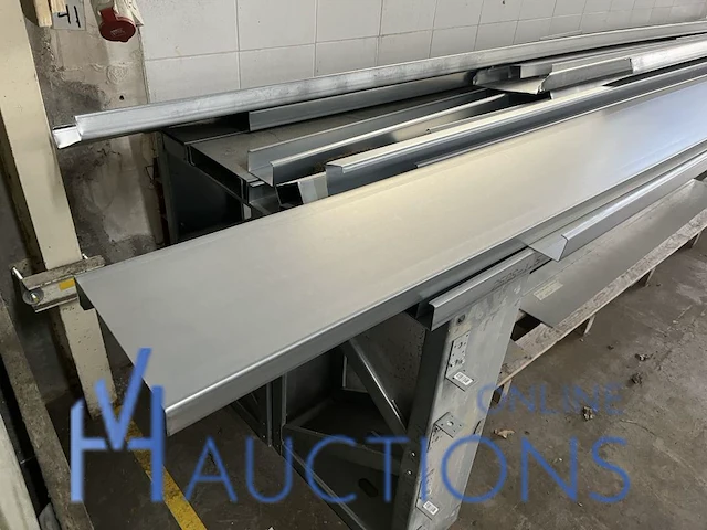 Metalen werktafel en profielen - afbeelding 5 van  5